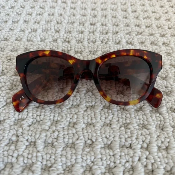 Wildfox Monroe Tortoise Shell Sunglasses - Picture 3 of 7
